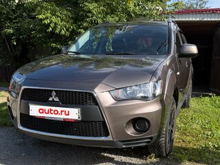 2012 Mitsubishi Outlander II Рестайлинг, коричневый, 1550000 рублей, вид 2
