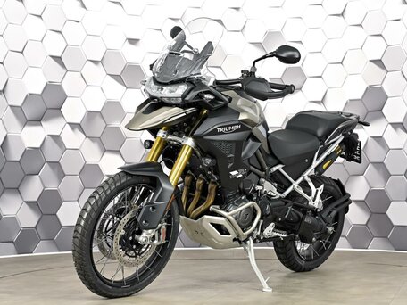 2025 Triumph Tiger 1200, серый, 1699000 рублей, вид 2