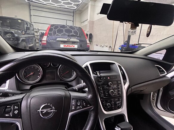 2013 Opel Astra GTC J Рестайлинг, белый - вид 23