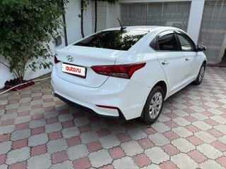 2017 Hyundai Solaris I Рестайлинг, белый, 830000 рублей, вид 4