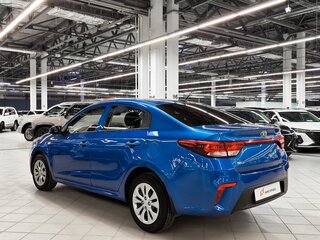 2018 Kia Rio IV, синий, 1349000 рублей, вид 4