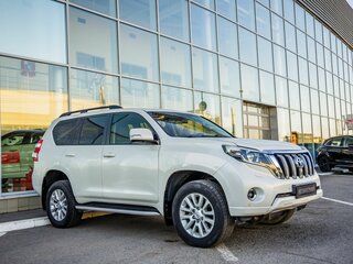 2015 Toyota Land Cruiser Prado 150 Series Рестайлинг 1, белый, 3648000 рублей, вид 1