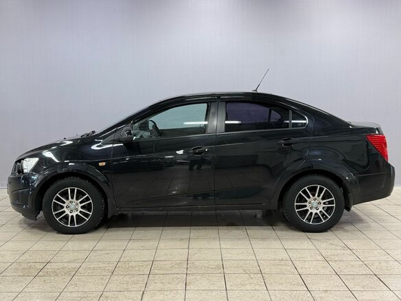 2012 Chevrolet Aveo II, чёрный, 470000 рублей - вид 3
