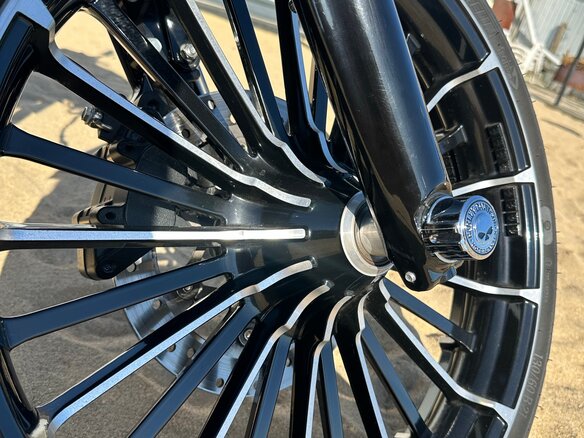 2023 Harley-Davidson Breakout, чёрный, 3750000 рублей - вид 16