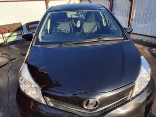 2012 Toyota Vitz III (XP130), чёрный, 600000 рублей, вид 1