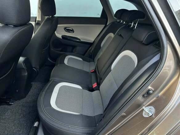 2017 Kia Ceed II Рестайлинг, коричневый, 1420000 рублей - вид 9