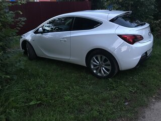 2012 Opel Astra GTC J Рестайлинг, белый, 750000 рублей, вид 3