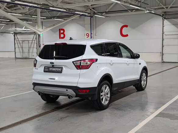 2018 Ford Kuga II Рестайлинг, белый, 1670000 рублей - вид 4