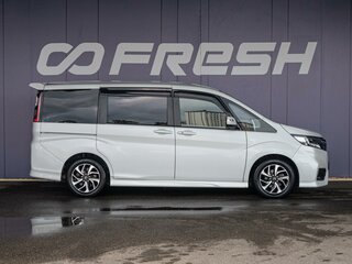 2017 Honda Stepwgn Spada V Рестайлинг, белый, 2347000 рублей, вид 5