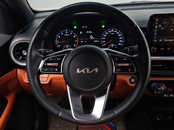 2023 Kia K3 II Рестайлинг, чёрный, 1670000 рублей - вид 18