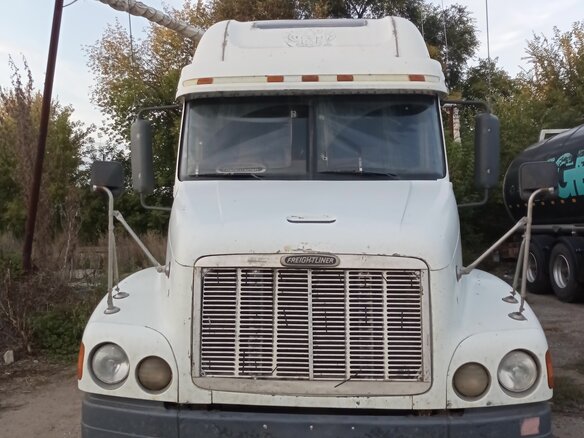 2000 Freightliner Century Class, белый, 1500000 рублей - вид 14