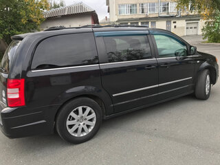 2010 Chrysler Voyager Grand V, чёрный, 1350000 рублей, вид 2