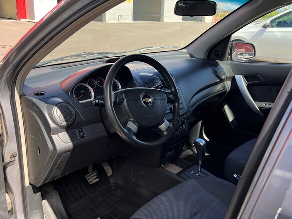 2011 Chevrolet Aveo I Рестайлинг, серый, 450000 рублей - вид 9