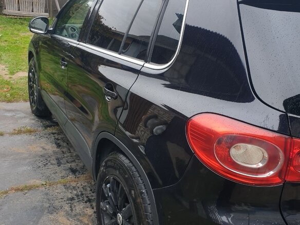 2011 Volkswagen Tiguan I, чёрный, 850000 рублей - вид 13