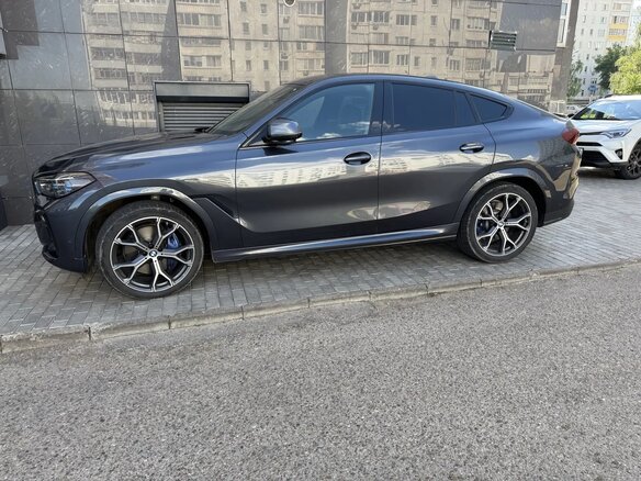 2021 BMW X6 30d III (G06), серый, 10500000 рублей - вид 2