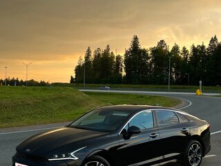 2021 Kia K5 III, чёрный, 2690000 рублей, вид 1