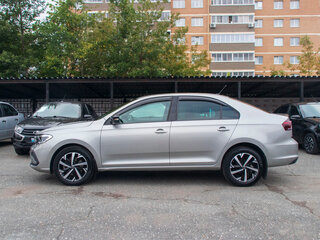 2021 Volkswagen Polo VI, серебристый, 1709000 рублей, вид 3