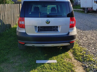 2013 Skoda Yeti I, серебристый, 950000 рублей, вид 4