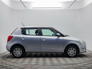 2011 Skoda Fabia II Рестайлинг, серебристый, 765000 рублей, вид 4