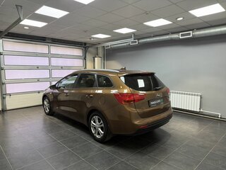 2017 Kia Ceed II Рестайлинг, коричневый, 1415000 рублей, вид 4