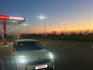 2021 Mini Hatch One III (F55/F56) Рестайлинг 2, белый, 2800000 рублей, вид 3