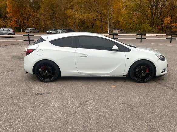 2013 Opel Astra GTC J Рестайлинг, белый - вид 6