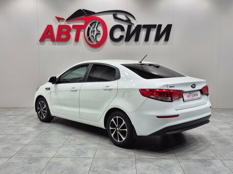 2016 Kia Rio III Рестайлинг, белый, 1161000 рублей, вид 5