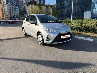 2019 Toyota Vitz III (XP130) Рестайлинг 2, серебристый, 1280000 рублей, вид 1