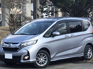 2018 Honda Freed+ II, серебристый, 1212000 рублей, вид 3