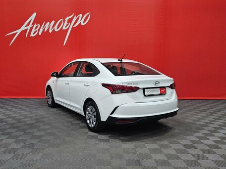 2022 Hyundai Solaris II Рестайлинг, белый, 1465000 рублей, вид 3