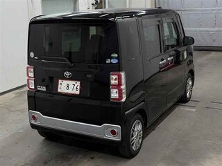 2015 Toyota Pixis Mega, чёрный, 600000 рублей, вид 3