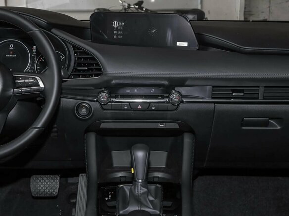 2025 Mazda 3 Axela IV (BP), чёрный, 3600000 рублей - вид 8