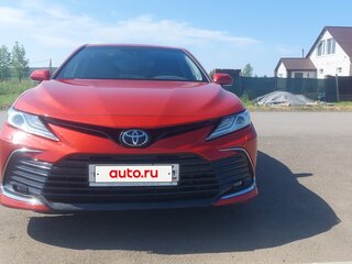 2021 Toyota Camry VIII (XV70) Рестайлинг, чёрный, 5500000 рублей, вид 2