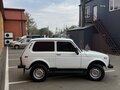 2001 Lada (ВАЗ) 2121 (4x4) I Рестайлинг, белый, 295000 рублей - вид 2