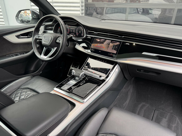2020 Audi Q8 50 TDI I (4M), белый, 7990000 рублей - вид 33