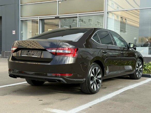 2016 Skoda Superb III, коричневый, 2050000 рублей - вид 5