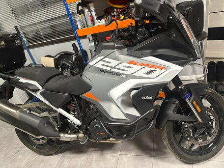2023 KTM 1290 Super Adventure S, серый, 2350000 рублей, вид 1
