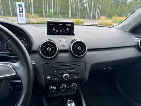 2013 Audi A1 I (8X), белый, 925000 рублей - вид 10