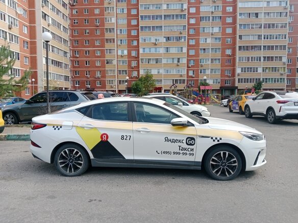2023 JAC J7 I, белый - вид 1