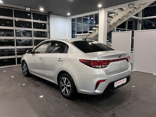 2017 Kia Rio IV, серебристый, 1405000 рублей, вид 5