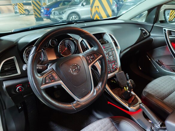 2014 Opel Astra GTC J Рестайлинг, белый, 950000 рублей - вид 7