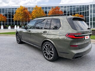 2024 BMW X7 40i I (G07) Рестайлинг, зелёный, 13420000 рублей, вид 3