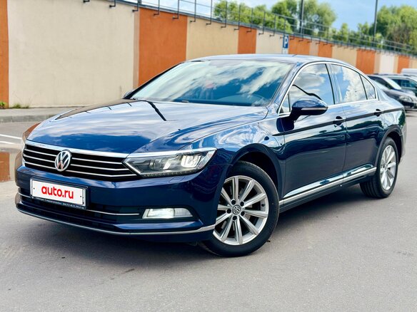 2015 Volkswagen Passat B8, синий - вид 3