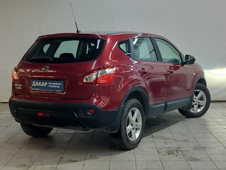 2012 Nissan Qashqai I Рестайлинг, красный, 850000 рублей, вид 4