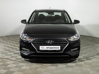 2018 Hyundai Solaris II, чёрный, 999700 рублей, вид 2