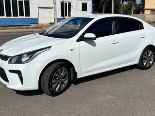 2018 Kia Rio IV, белый, 1400000 рублей, вид 1