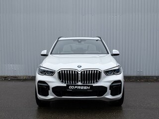 2022 BMW X5 40i IV (G05/G18), белый, 7299000 рублей, вид 3