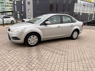 2010 Ford Focus II Рестайлинг, серебристый, 469000 рублей, вид 1
