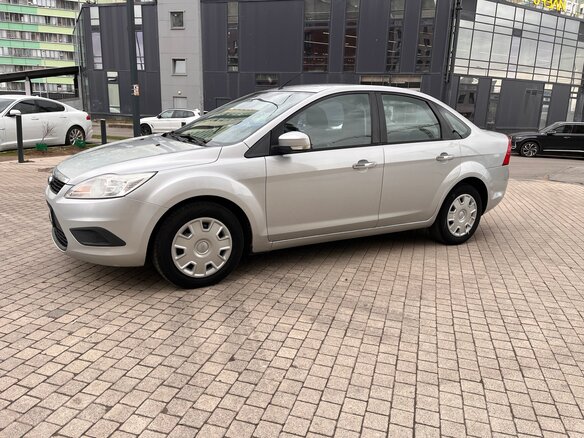 2010 Ford Focus II Рестайлинг, серебристый, 469000 рублей