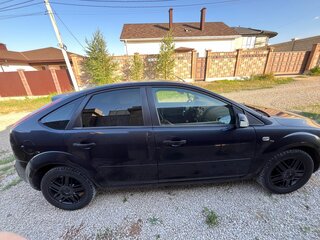 2007 Ford Focus II, чёрный, 517500 рублей, вид 2